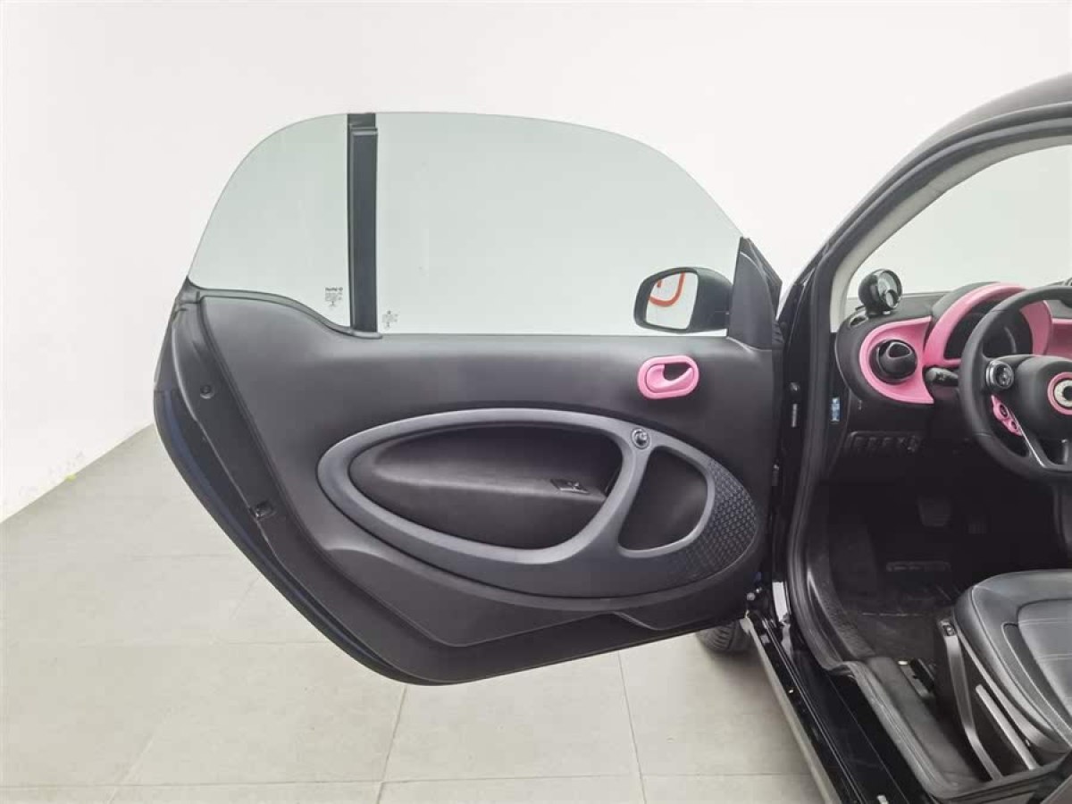 smart fortwo  2019款 0.9T 66千瓦硬頂先鋒版 國VI圖片