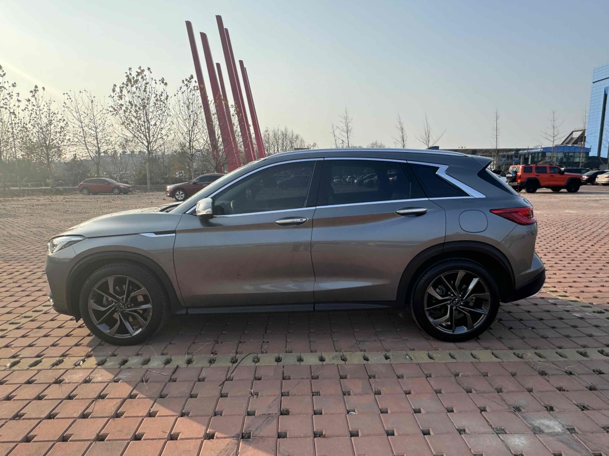 英菲尼迪 QX50  2020款 改款 2.0T 四驅(qū)領(lǐng)航版圖片