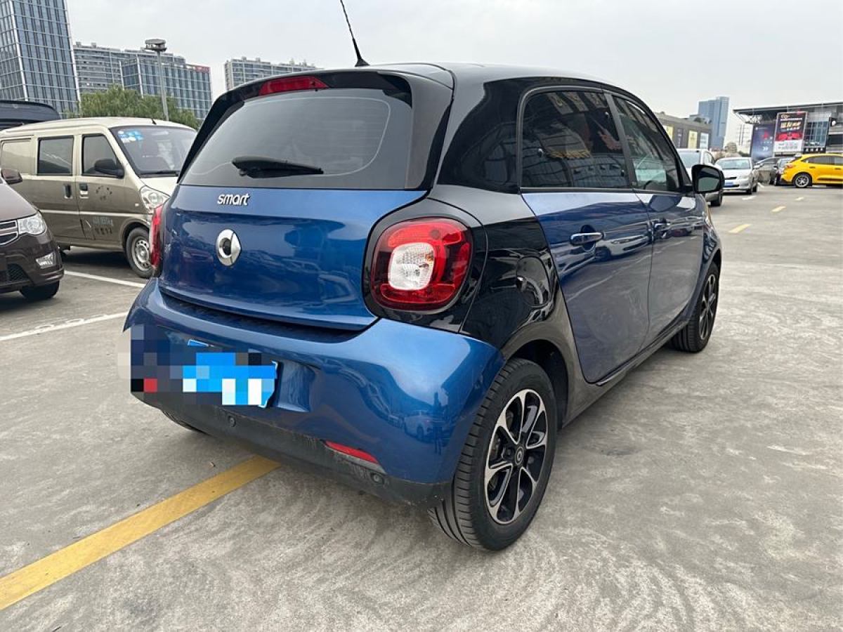 smart forfour  2016款 1.0L 52千瓦激情版圖片