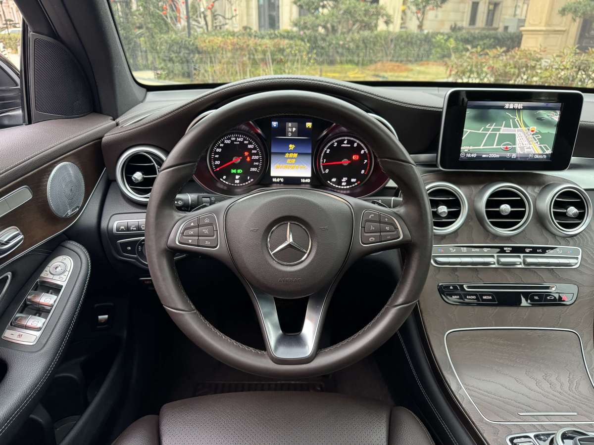 2019年5月奔驰 奔驰GLC  2019款 改款 GLC 300 L 4MATIC 动感型