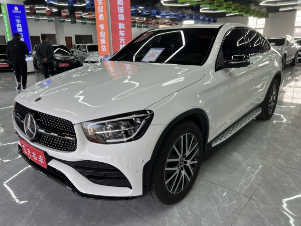 奔驰 奔驰GLC  2022款 改款 GLC 300 4MATIC 轿跑SUV