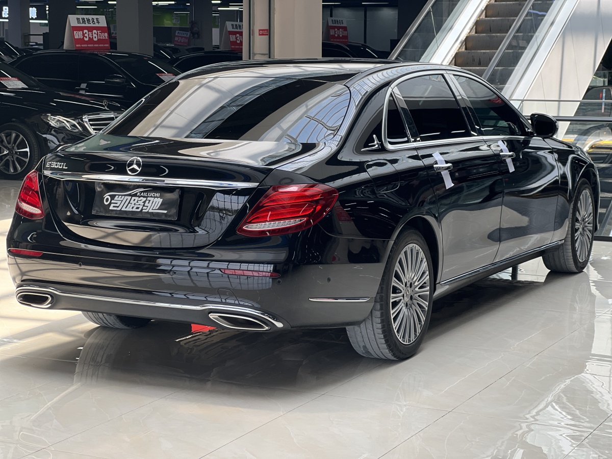 奔馳 奔馳E級(jí)  2020款 E 300 L 豪華型圖片