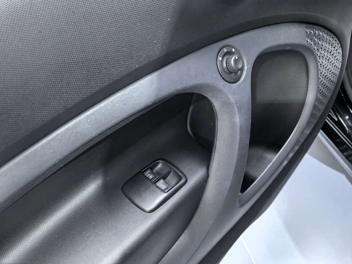 smart fortwo  2018款 1.0L 52千瓦硬頂靈動版圖片