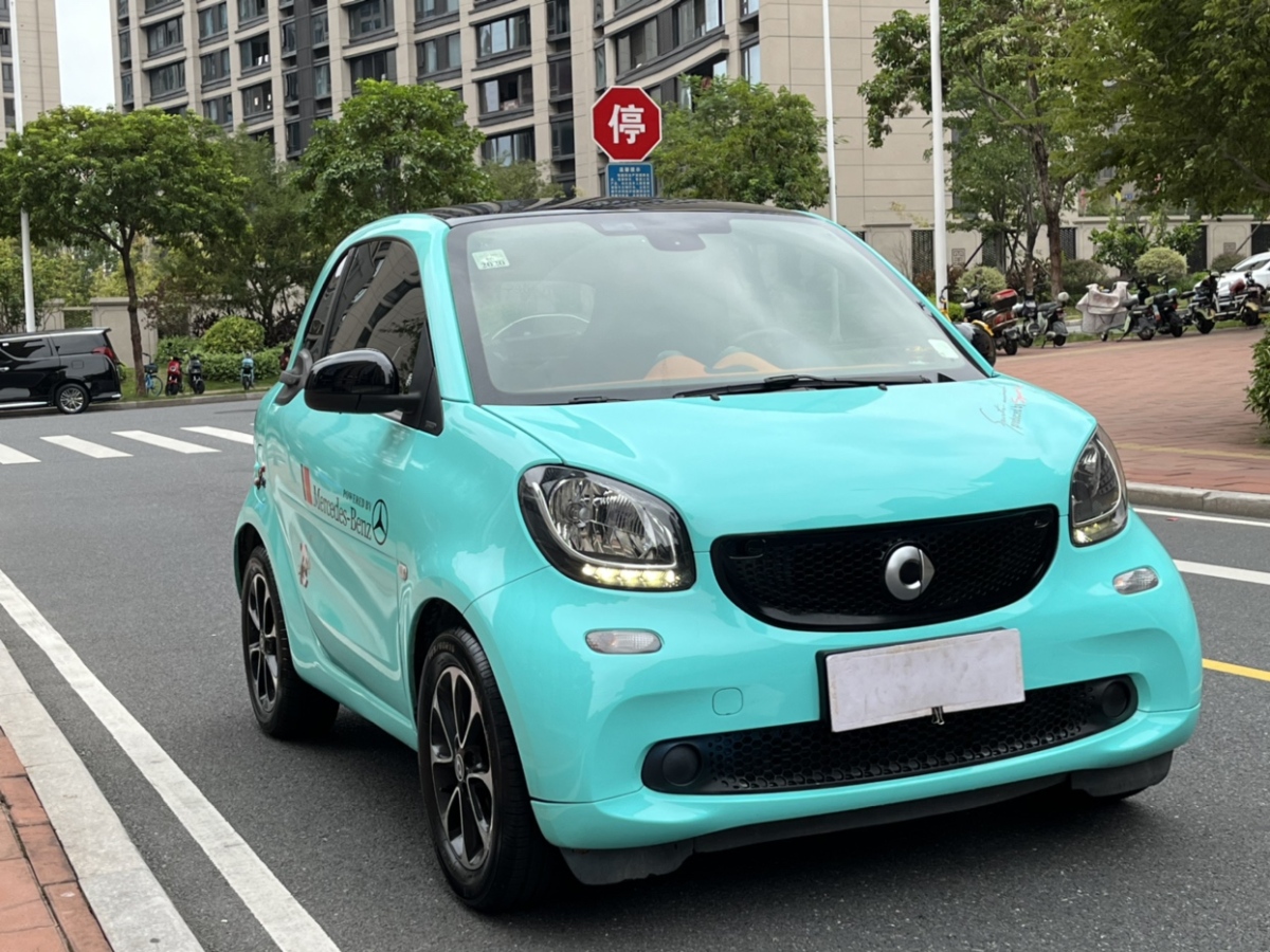 2016年12月smart fortwo  2015款 1.0L 52千瓦硬頂靈動(dòng)版