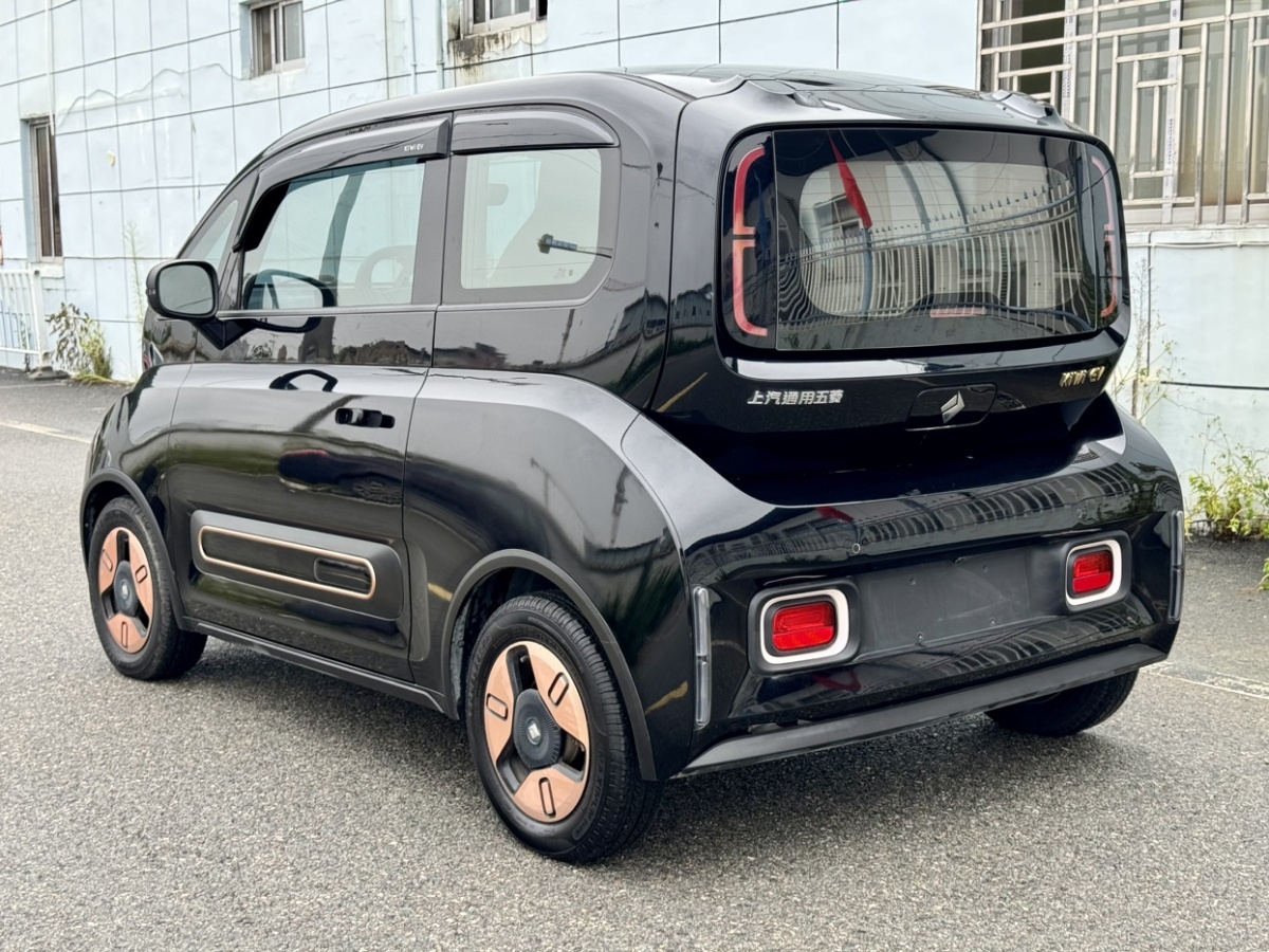 2022年3月寶駿 寶駿KiWi EV  2022款 藝術家輕享版 三元鋰