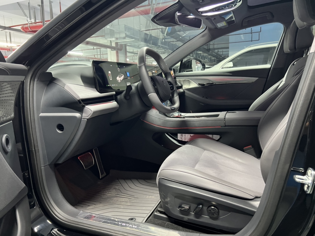 嵐圖 嵐圖追光  2024款 PHEV 四驅(qū)超長續(xù)航旗艦版圖片