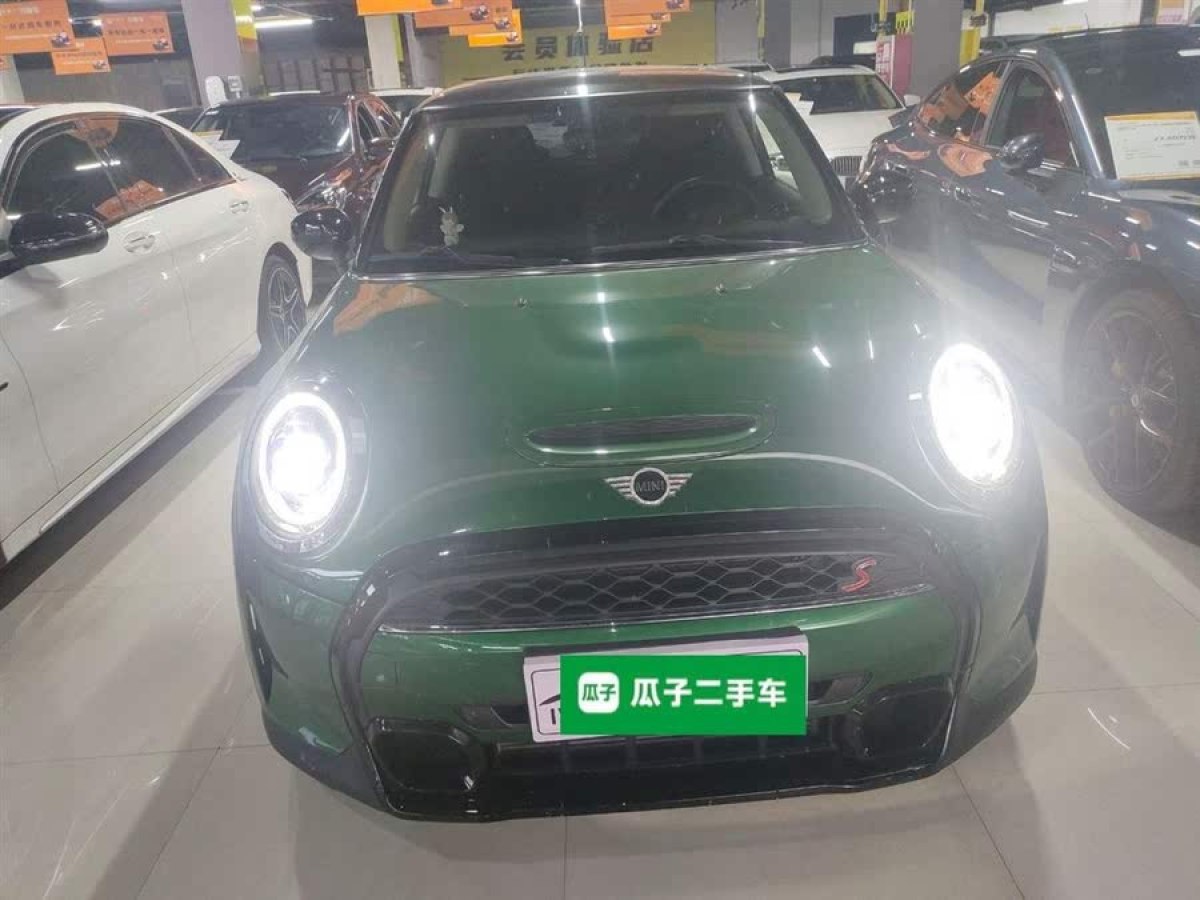 MINI MINI  2022款 改款 2.0T COOPER S 經(jīng)典派圖片