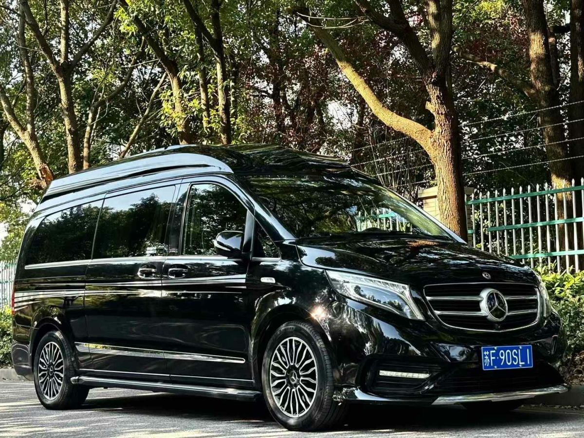 奔馳 奔馳A級(jí)  2019款  A 220 L 4MATIC 運(yùn)動(dòng)轎車圖片