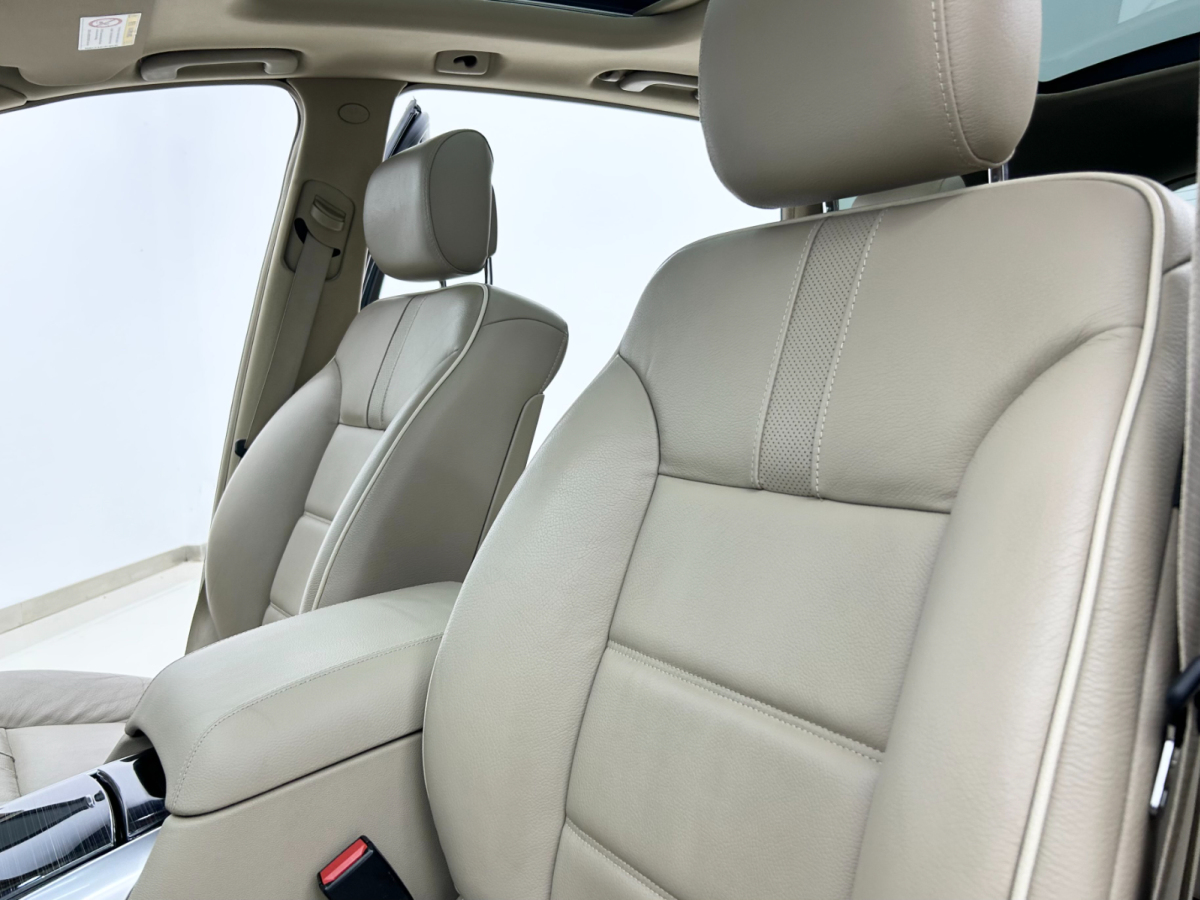 奔馳 奔馳R級  2017款 R 320 4MATIC 商務(wù)型臻藏版圖片