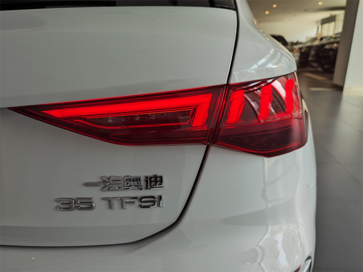 奧迪 奧迪A3  2023款 改款 Sportback 35 TFSI 時尚運(yùn)動型圖片