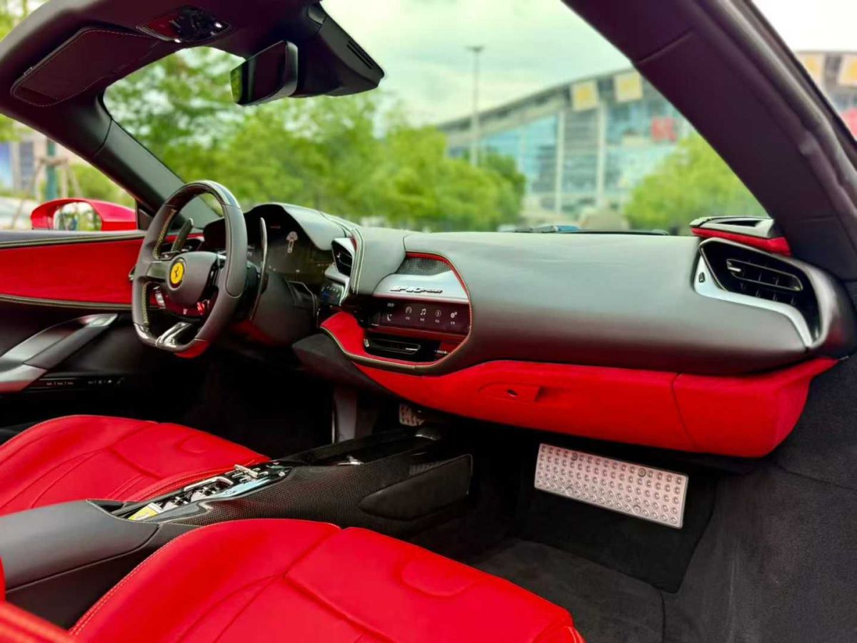 法拉利 Purosangue  2023款 6.5L V12圖片