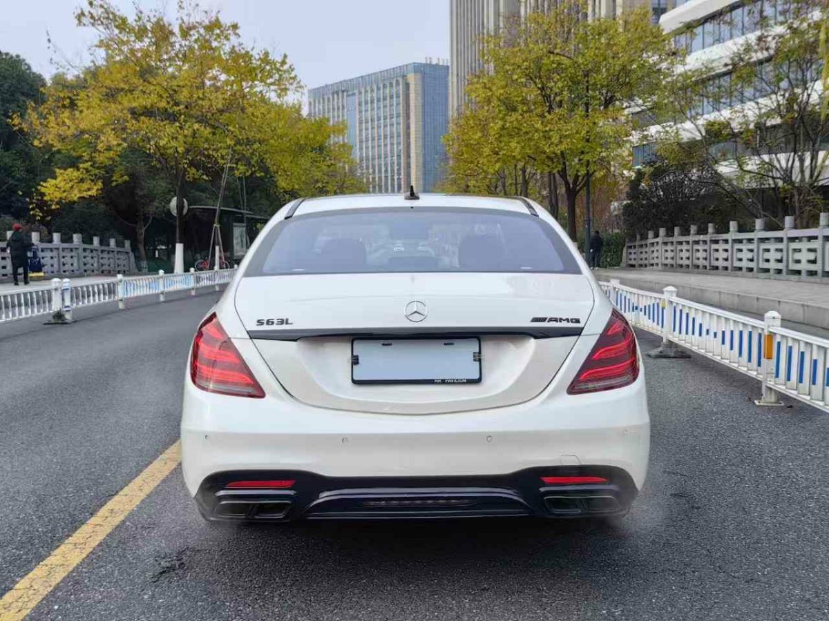 奔馳 奔馳C級(jí)AMG  2015款 AMG C 63 S圖片