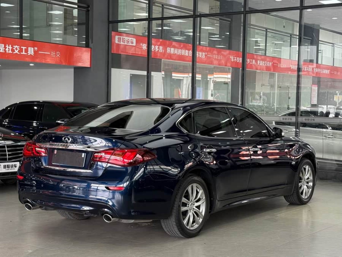 英菲尼迪 Q70  2019款 Q70L 2.0T 精英版圖片