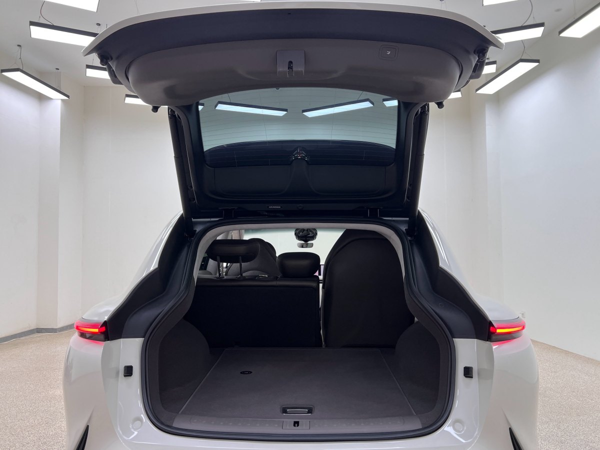 智己 智己LS7  2024款 90kWh Max Elite后驅(qū)版圖片