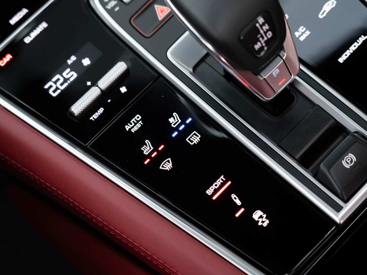 保時(shí)捷 Panamera  2019款 Panamera 4 行政加長(zhǎng)版 2.9T圖片
