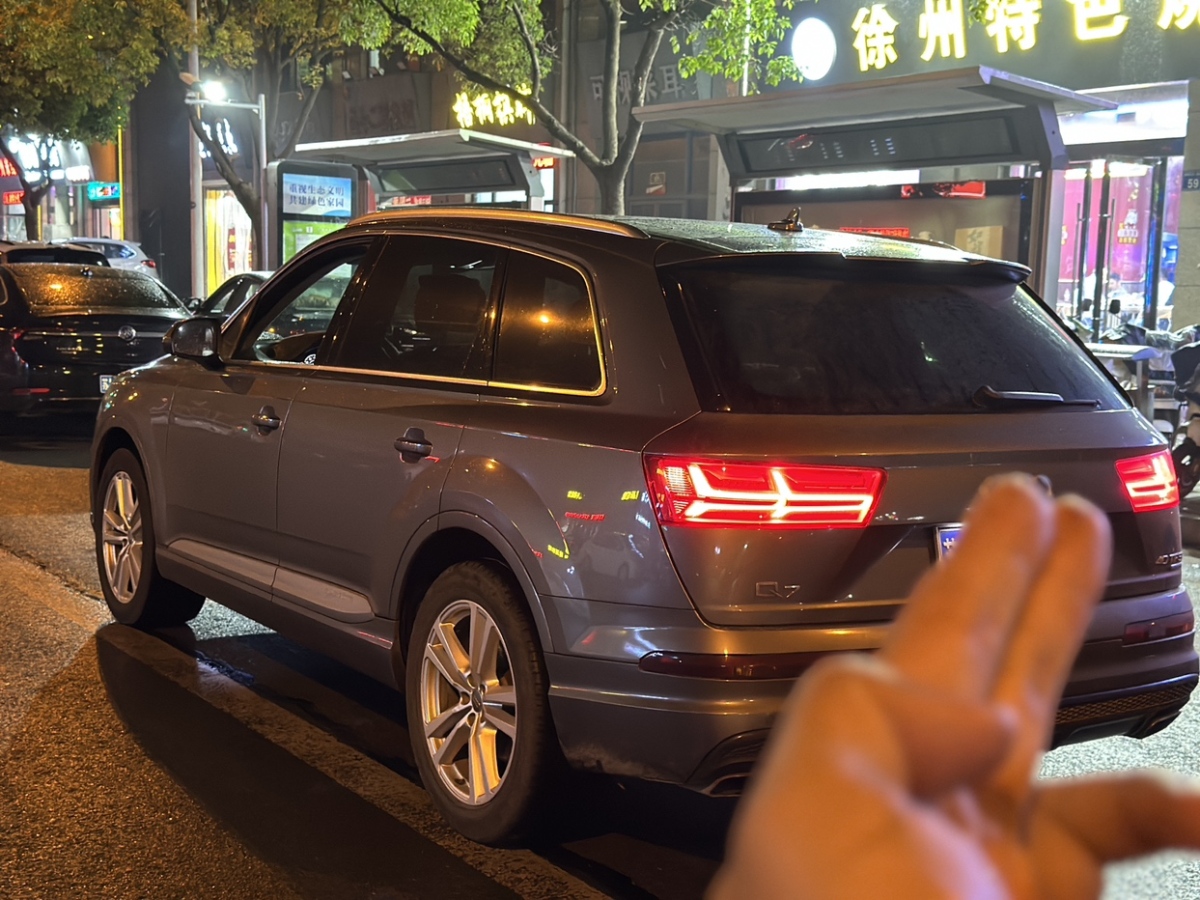 奧迪 奧迪Q7  2016款 40 TFSI S line運(yùn)動(dòng)型圖片