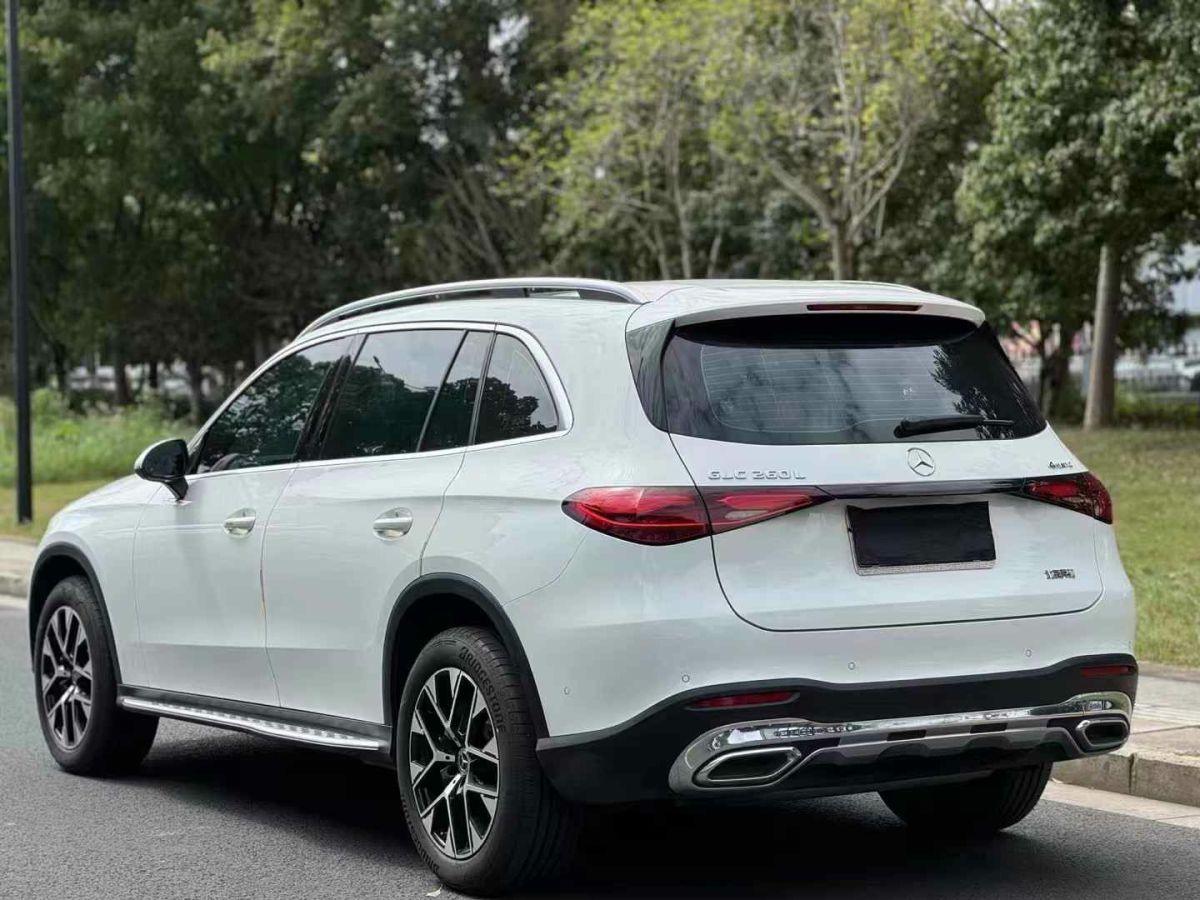 2024年1月奔馳 奔馳GLC  2024款 GLC 300 4MATIC 轎跑SUV