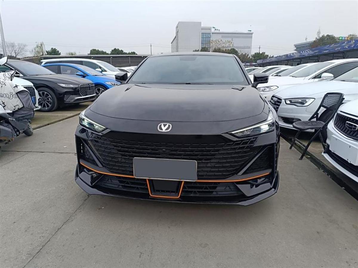 長(zhǎng)安 長(zhǎng)安UNI-V  2022款 1.5T 運(yùn)動(dòng)版圖片