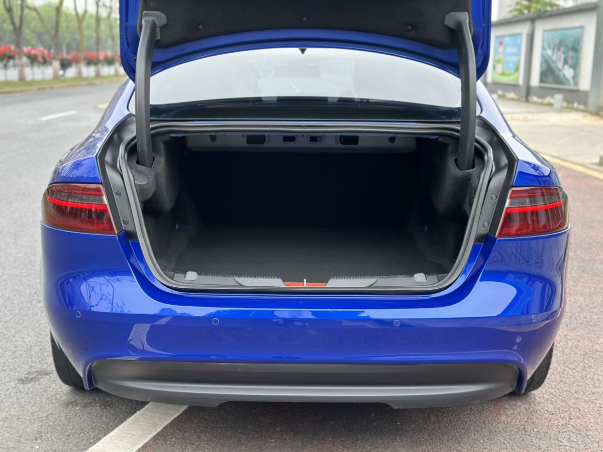 捷豹 XE  2015款 2.0T 200PS R-Sport圖片