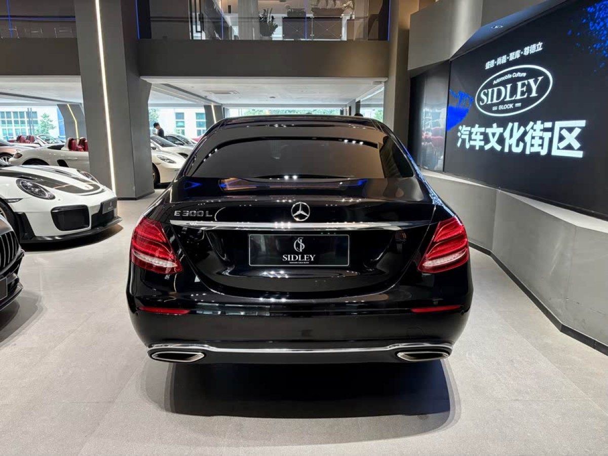 奔馳 奔馳E級  2020款 改款 E 300 L 時尚型圖片