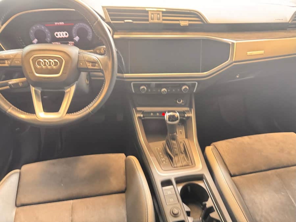 奧迪 奧迪Q3  2022款 35 TFSI 時(shí)尚致雅型圖片