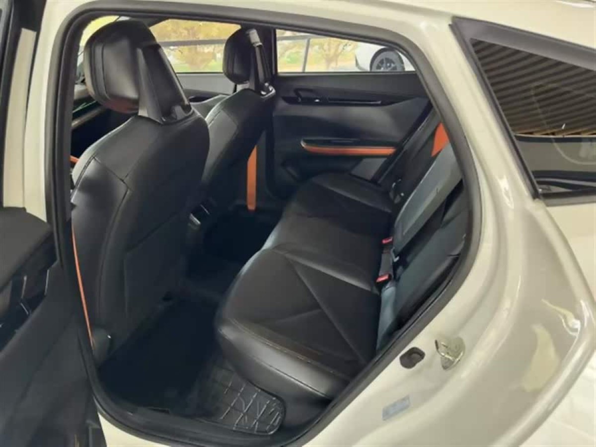 長(zhǎng)安 長(zhǎng)安UNI-V  2022款 1.5T 尊貴型圖片
