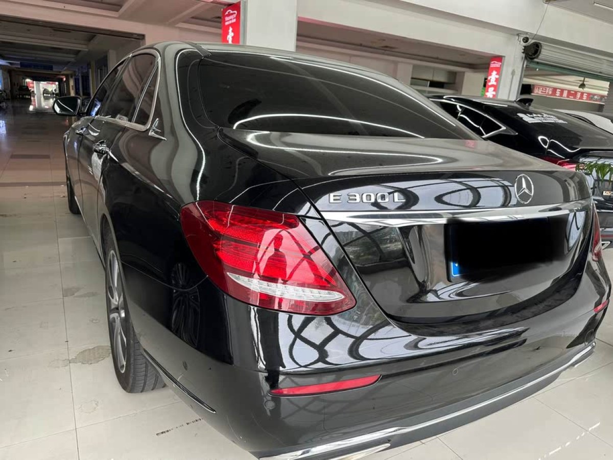奔馳 奔馳E級  2019款 改款 E 300 L 時尚型圖片
