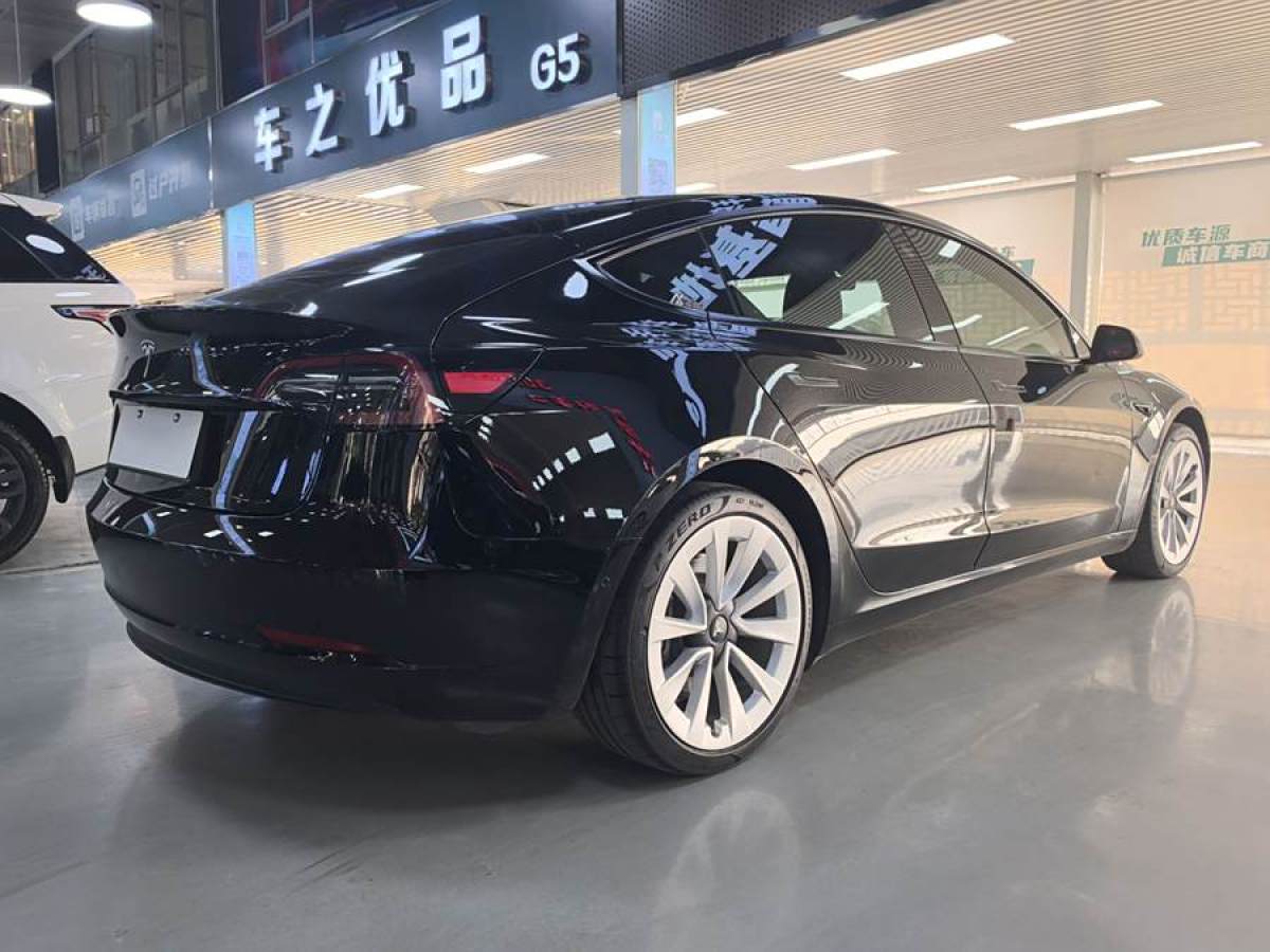 特斯拉 Model 3  2021款 改款 標(biāo)準(zhǔn)續(xù)航后驅(qū)升級版圖片