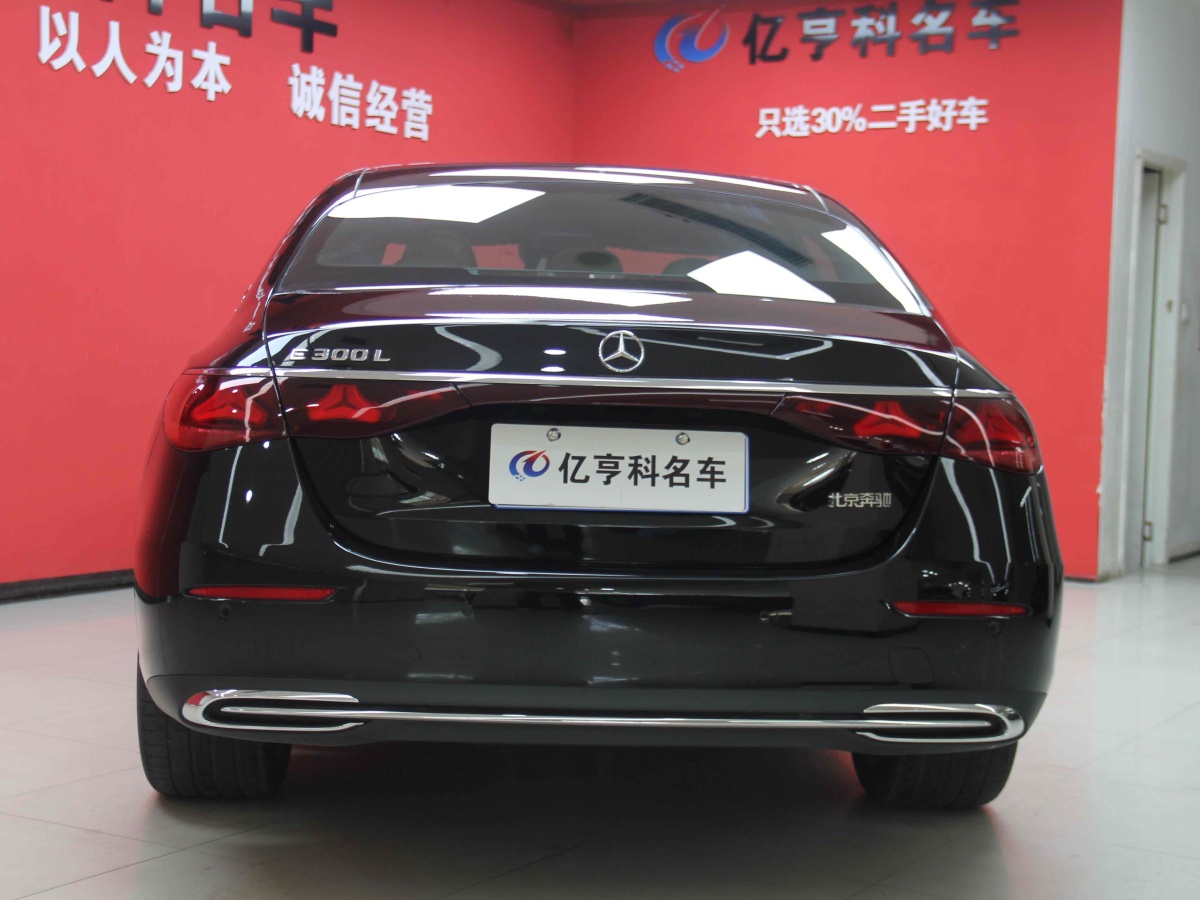 奔馳 奔馳E級  2019款 改款 E 300 L 豪華型圖片