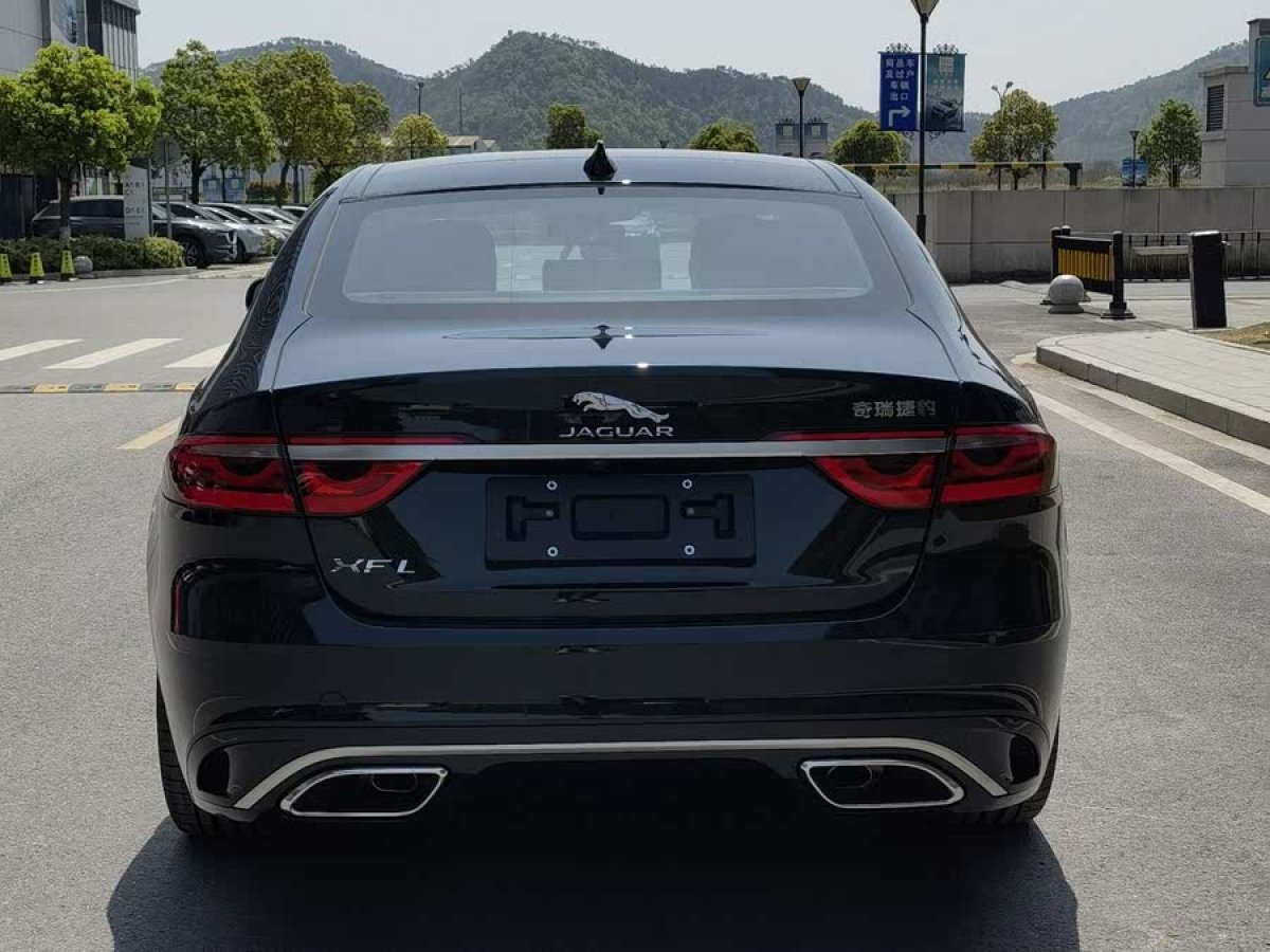 捷豹 XFL  2024款 2.0T P250 兩驅(qū)尊享豪華版圖片