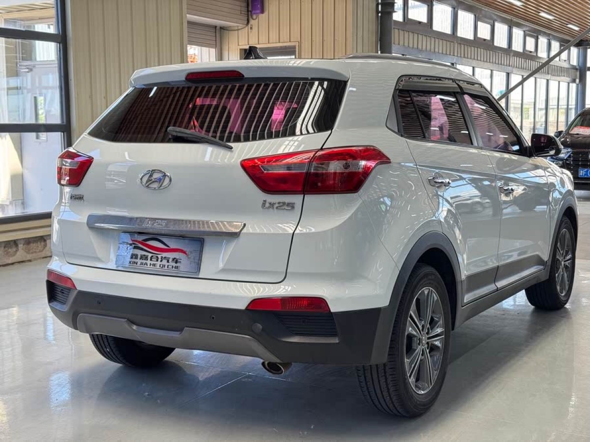 現(xiàn)代 ix25  2015款 1.6L 自動兩驅(qū)智能型GLS圖片