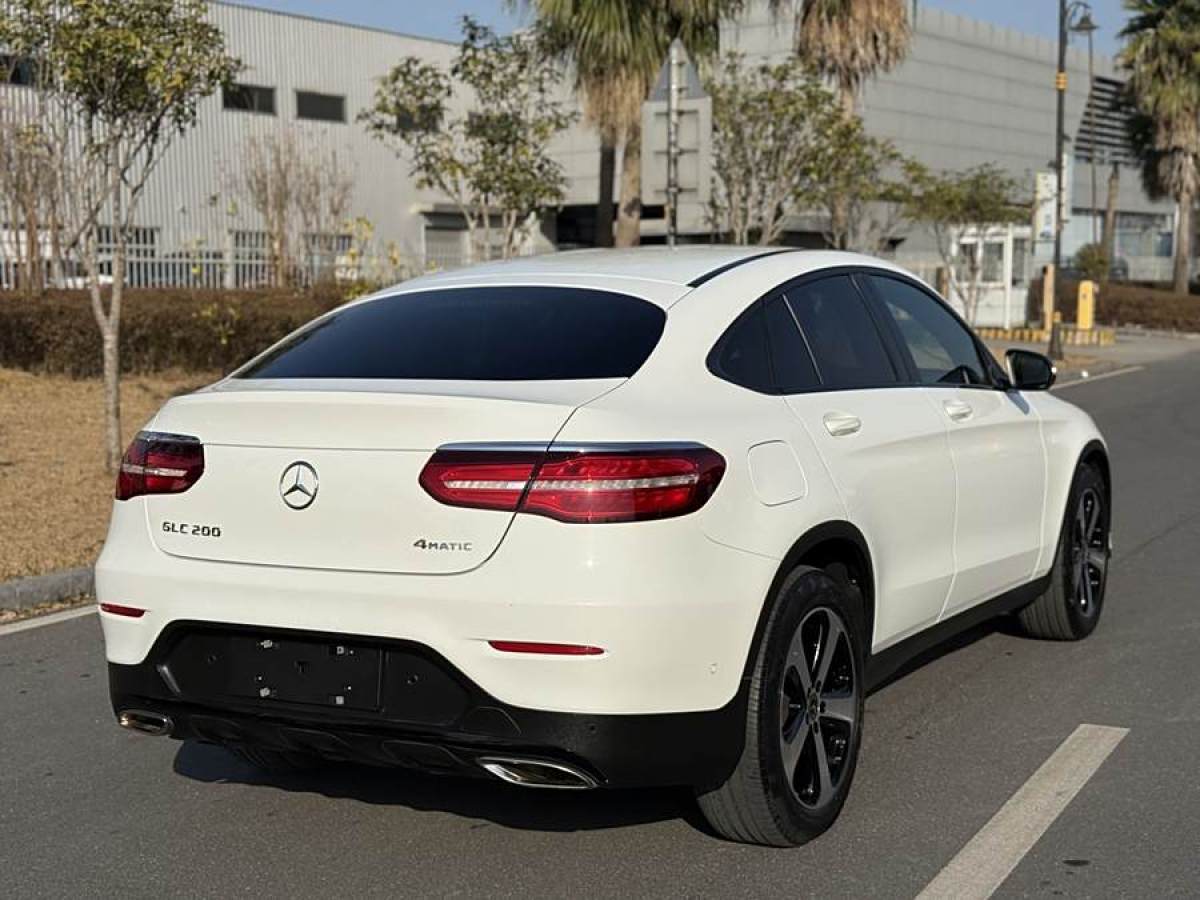 奔馳 奔馳GLC  2022款 改款 GLC 300 4MATIC 轎跑SUV圖片