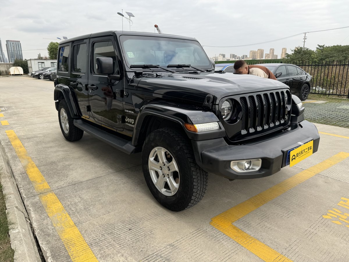 Jeep 牧馬人  2019款 2.0T Sahara 四門版 國(guó)VI圖片