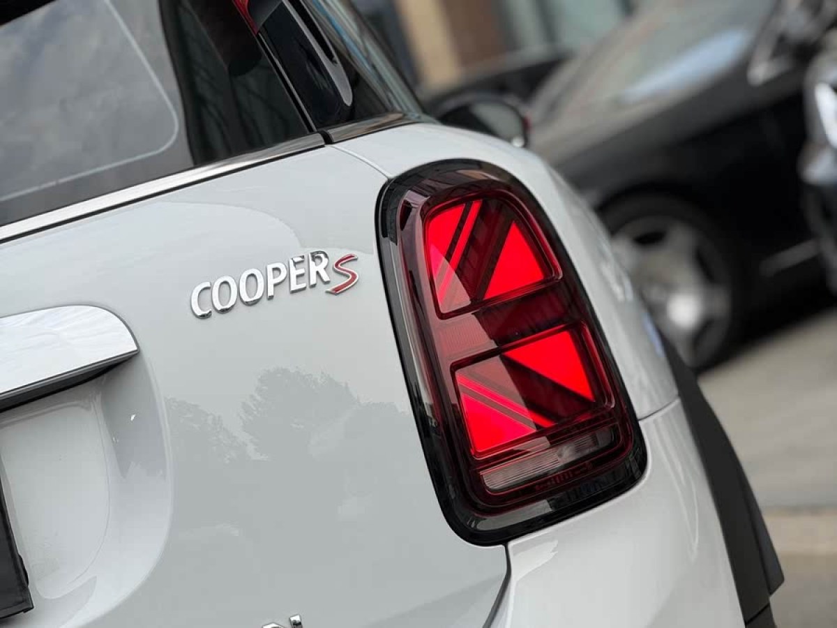 MINI COUNTRYMAN  2017款 1.5T COOPER ALL4 探險(xiǎn)家圖片