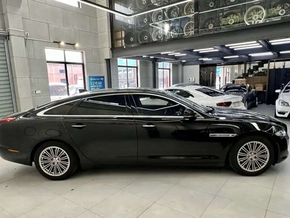 捷豹 XJ  2016款 XJL 2.0T 兩驅(qū)典雅商務(wù)版圖片