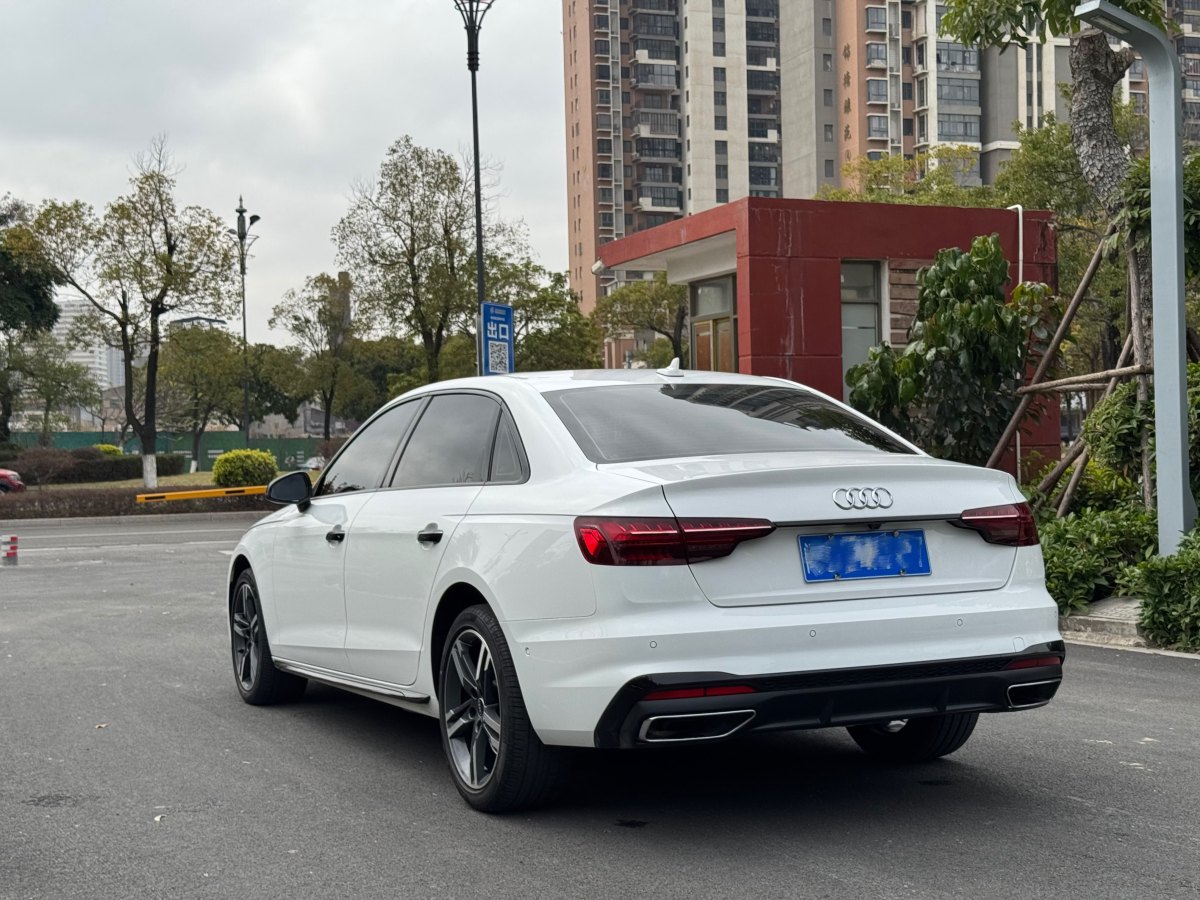 奧迪 奧迪A4L  2022款 40 TFSI 豪華動感型圖片