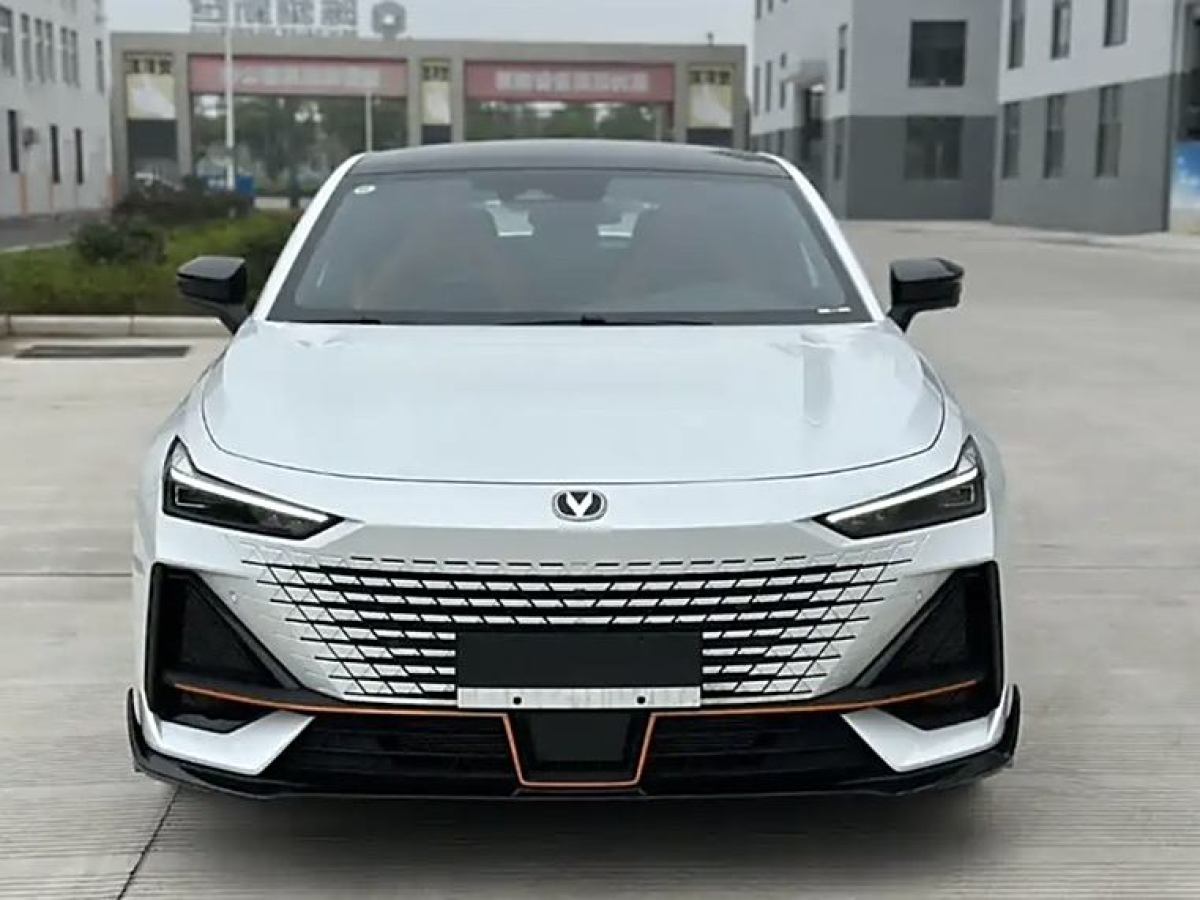 長(zhǎng)安 長(zhǎng)安UNI-V  2023款 1.5T 運(yùn)動(dòng)版圖片