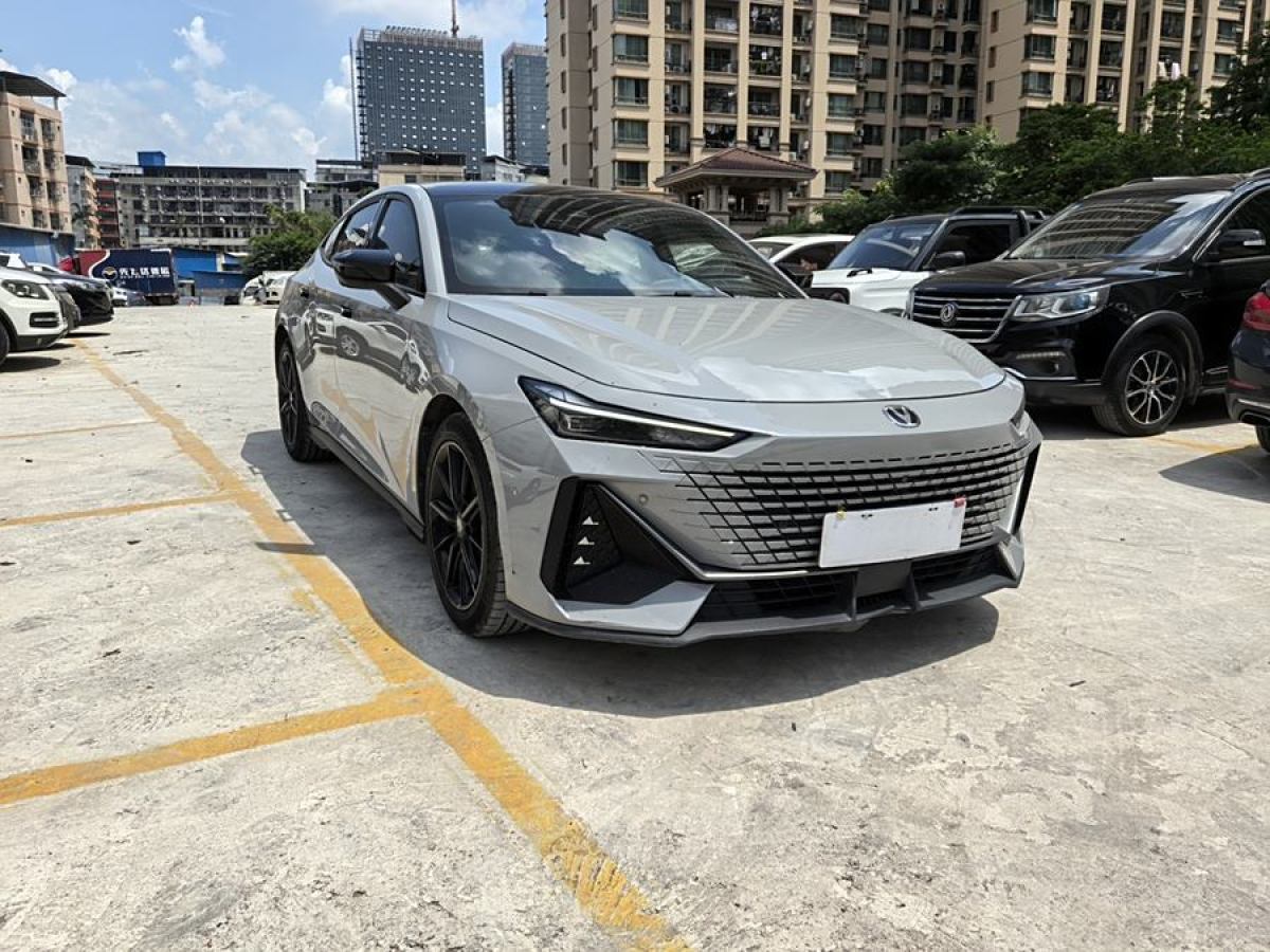 長安 長安UNI-V  2022款 1.5T 智慧領(lǐng)航型圖片