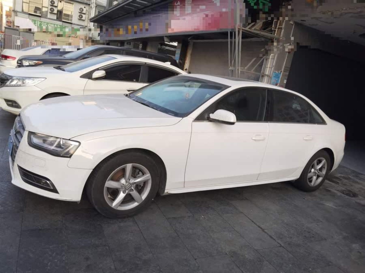 奧迪 奧迪A4L  2015款 35 TFSI 自動(dòng)標(biāo)準(zhǔn)型圖片