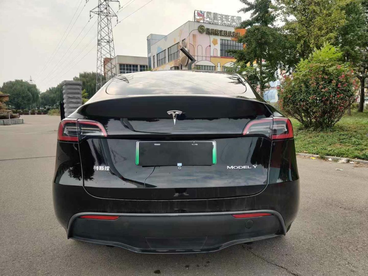 2023年1月特斯拉 Model S  2023款 三電機(jī)全輪驅(qū)動 Plaid版