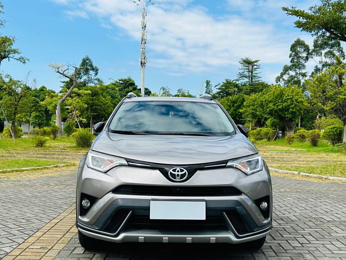 豐田 RAV4榮放  2018款 2.0L CVT兩驅(qū)風(fēng)尚X版圖片