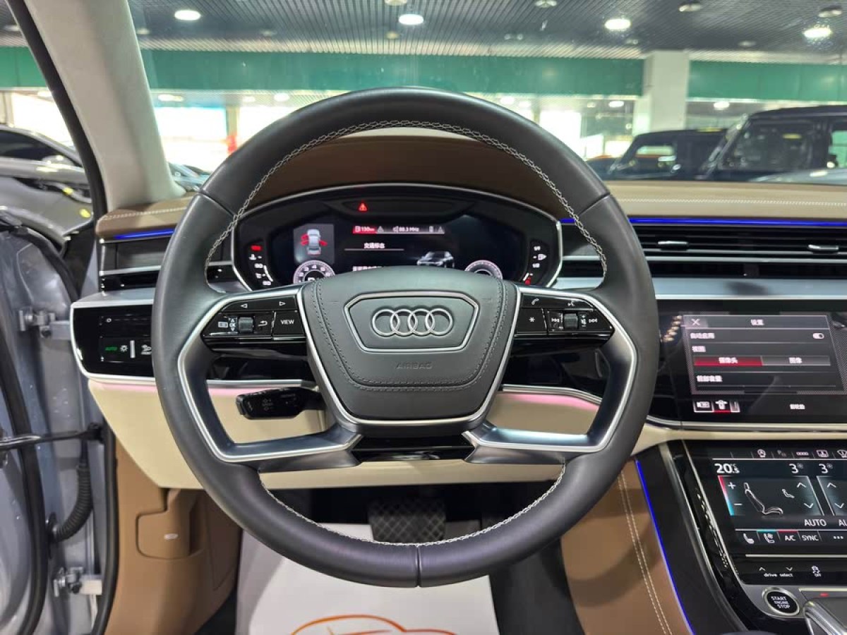 奧迪 奧迪A8  2022款 A8L Horch創(chuàng)始人版 雙色典藏型圖片
