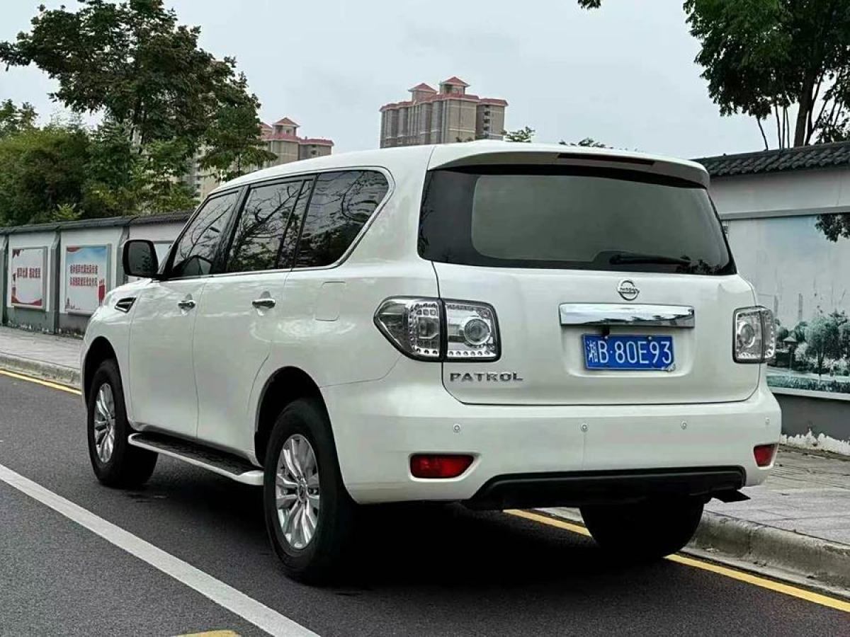 日產(chǎn) 途樂  2018款 4.0L 領(lǐng)英型圖片