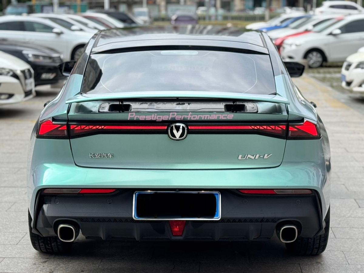 長(zhǎng)安 長(zhǎng)安UNI-V  2022款 1.5T 智慧領(lǐng)航型圖片