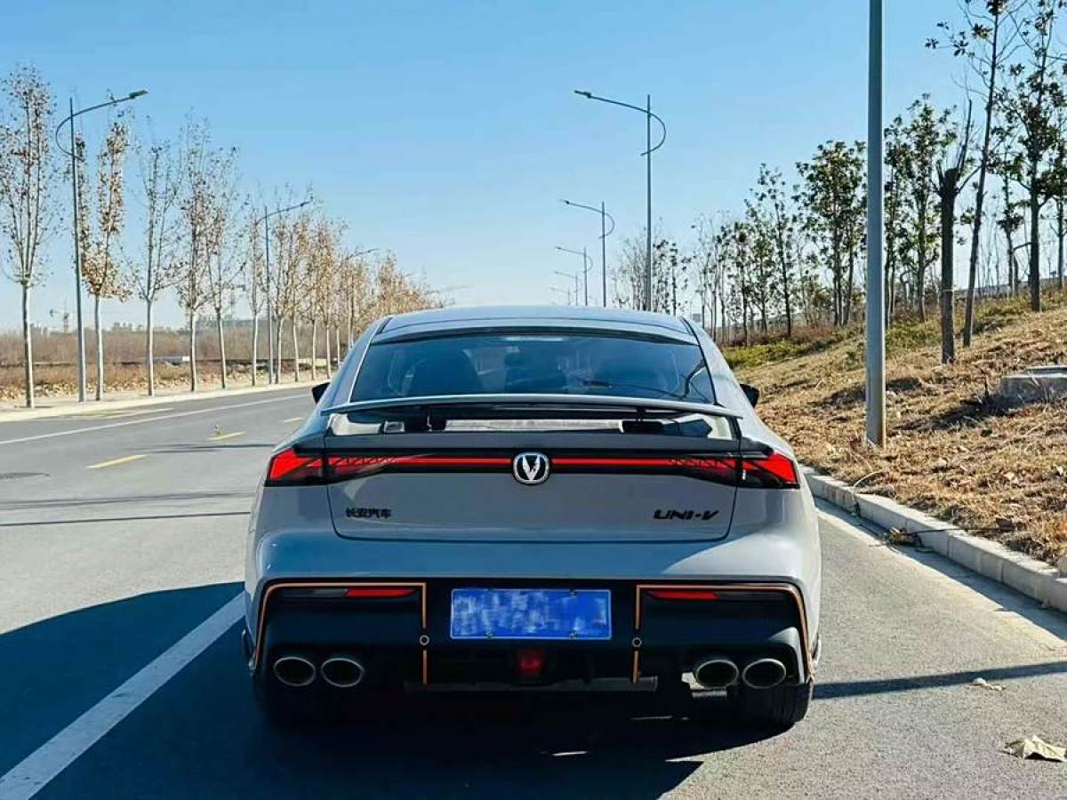 長(zhǎng)安 長(zhǎng)安UNI-V  2023款 1.5T 運(yùn)動(dòng)版圖片