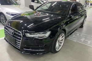 奧迪A4L 奧迪 30周年年型 45 TFSI quattro 運(yùn)動(dòng)型