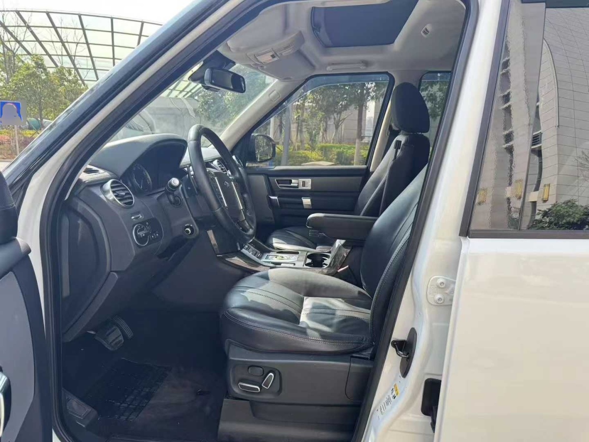 路虎 發(fā)現(xiàn)  2015款 3.0 SDV6 HSE 柴油版圖片