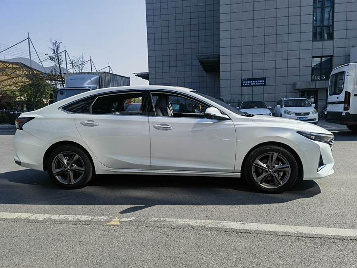 長(zhǎng)安 銳程PLUS  2023款 1.5T DCT尊貴型圖片