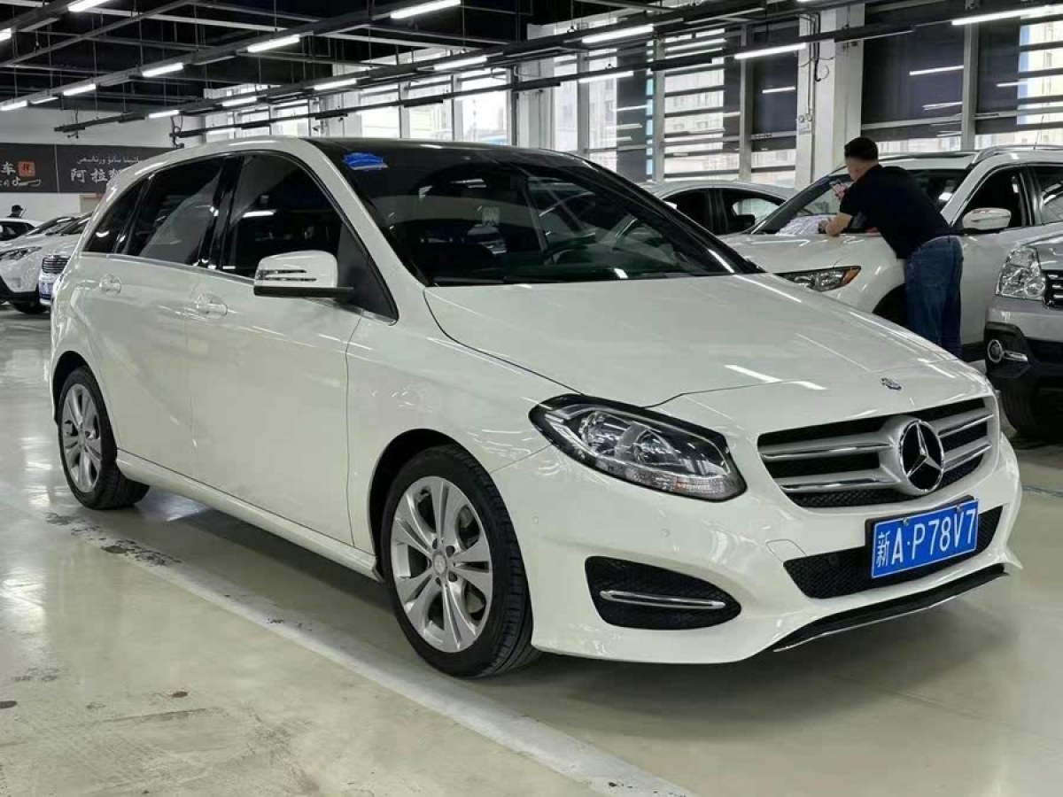 奔馳 奔馳B級(jí)  2017款 B 200 動(dòng)感型圖片