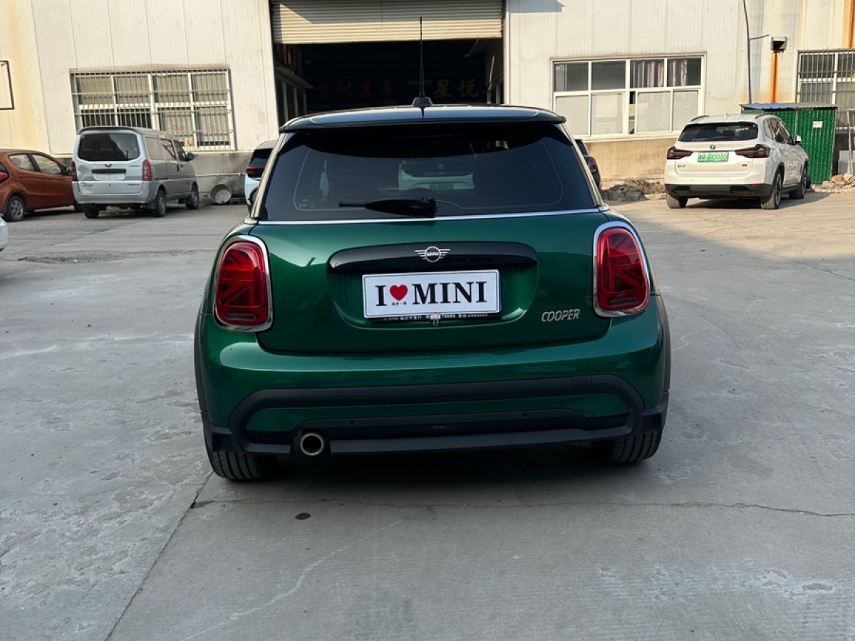 MINI MINI  2022款 改款 1.5T COOPER 藝術(shù)家圖片